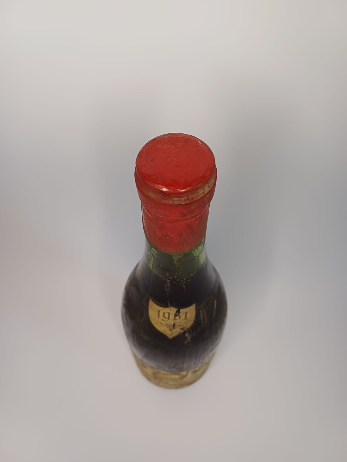 Bouteille de vin Aloxe-Corton 1961 – Maurice Godard Vinaé
