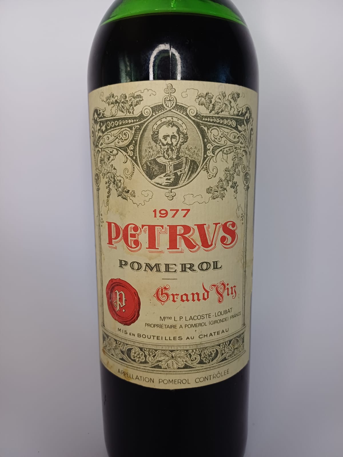 Bouteille de vin Pétrus 1977 – Pomerol Vinaé
