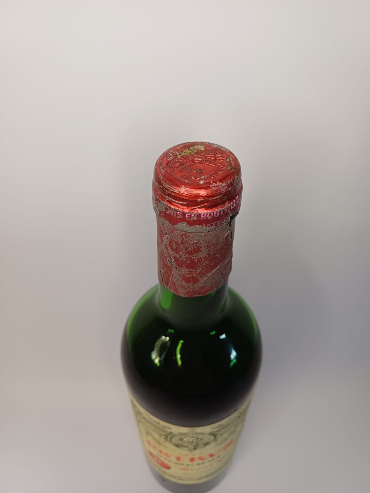 Bouteille de vin Pétrus 1977 – Pomerol Vinaé