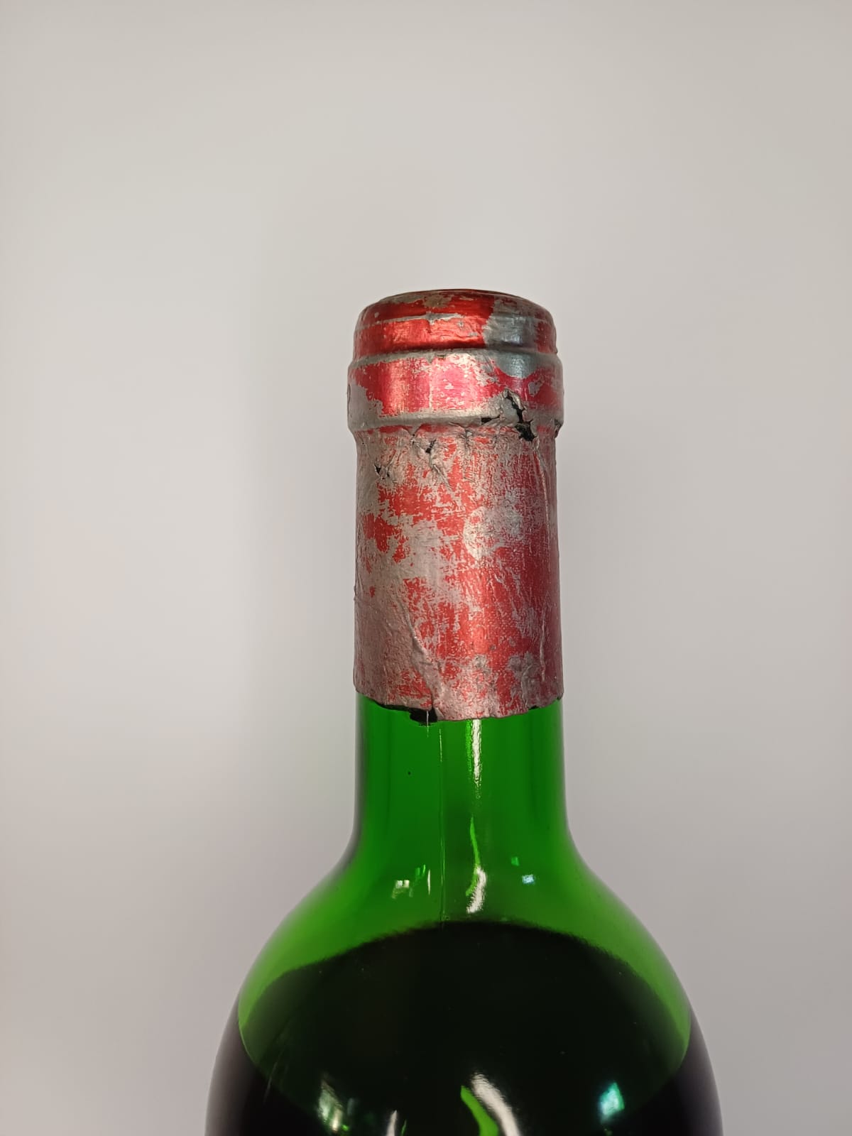Bouteille de vin Pétrus 1977 – Pomerol Vinaé