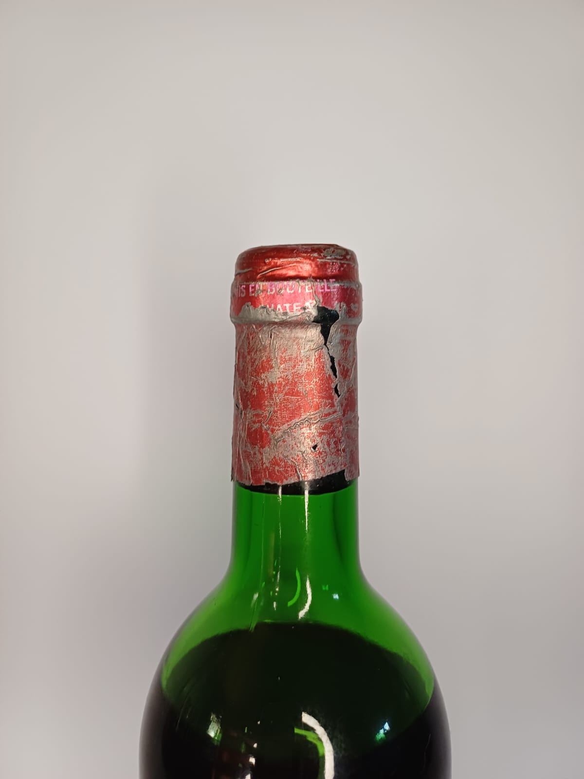 Bouteille de vin Pétrus 1977 – Pomerol Vinaé