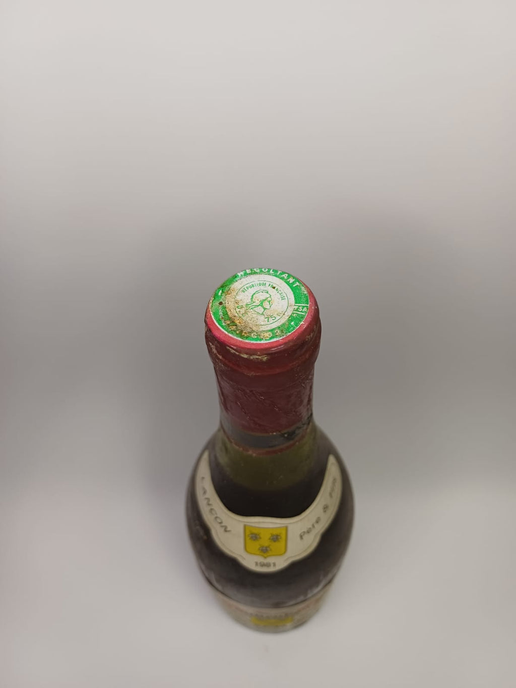 Bouteille de vin Châteauneuf-du-Pape 1981 – Domaine de la solitude Vinaé