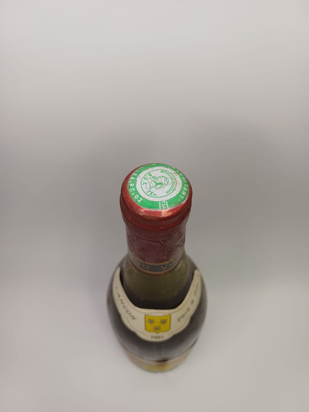 Bouteille de vin Châteauneuf-du-Pape 1981 – Domaine de la solitude Vinaé