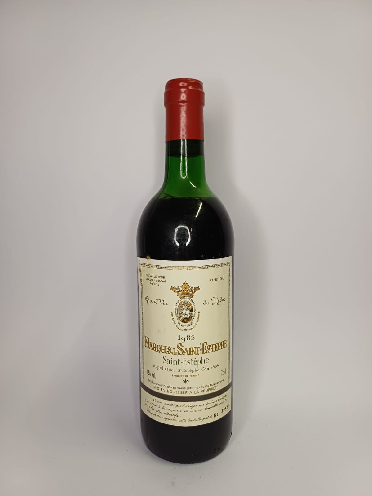 Bouteille de vin Saint-Estèphe 1983 – Marquis de Saint-Estèphe Vinaé