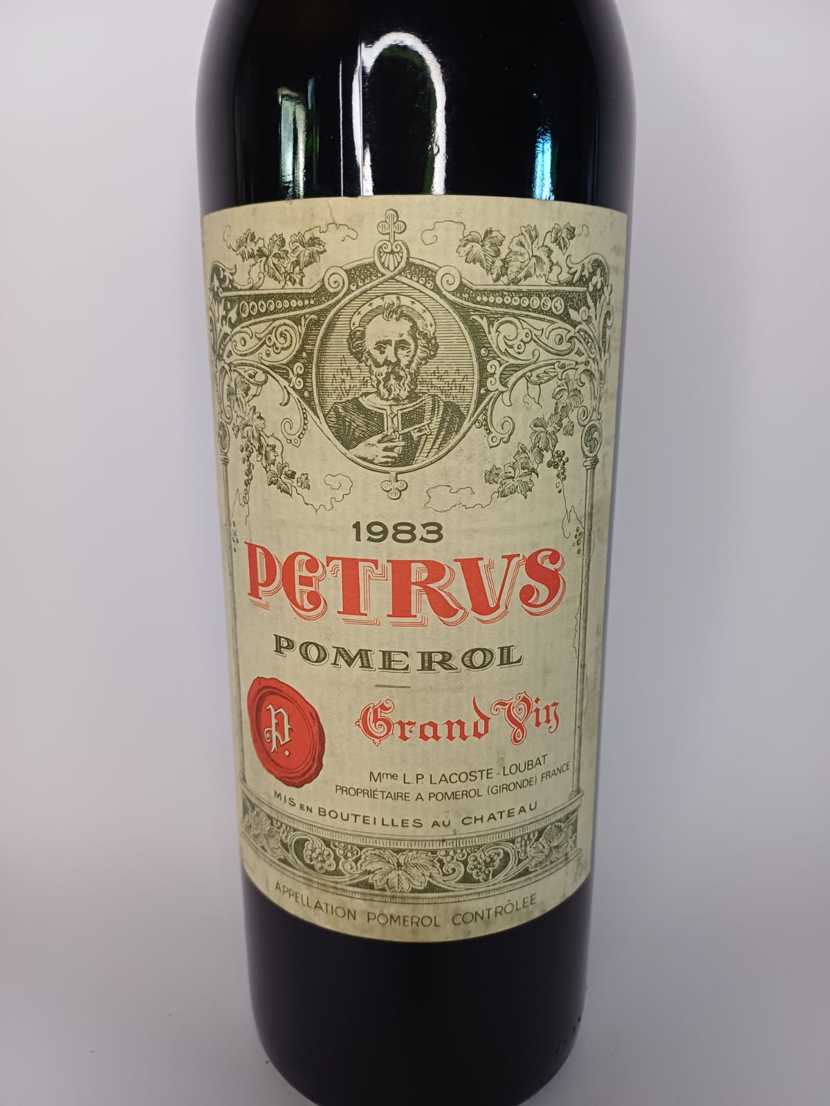 Bouteille de vin Pétrus 1983 – Pomerol Vinaé