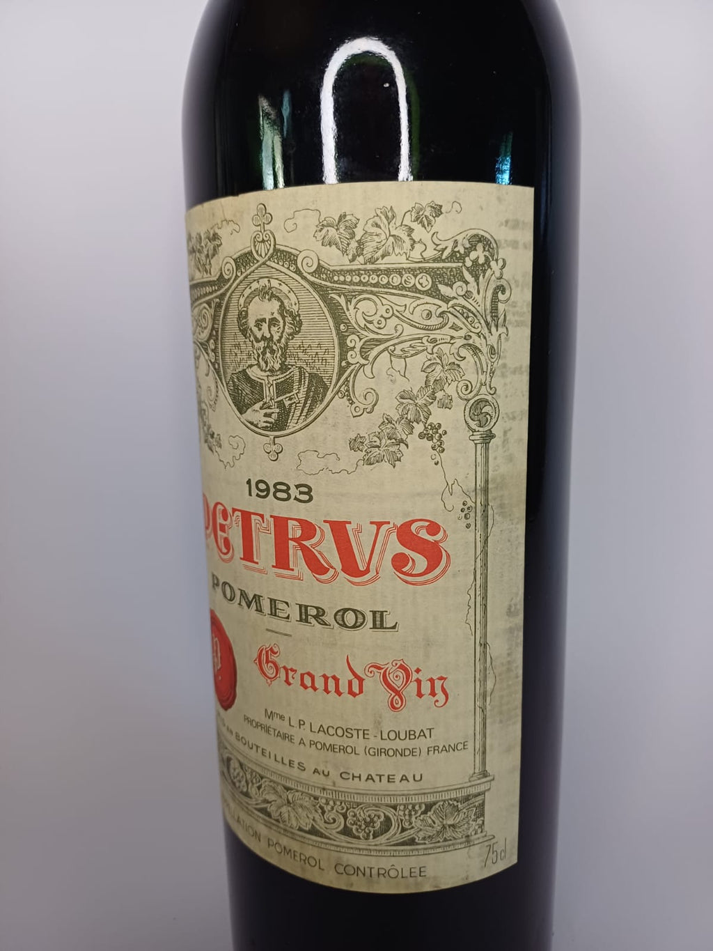 Bouteille de vin Pétrus 1983 – Pomerol Vinaé