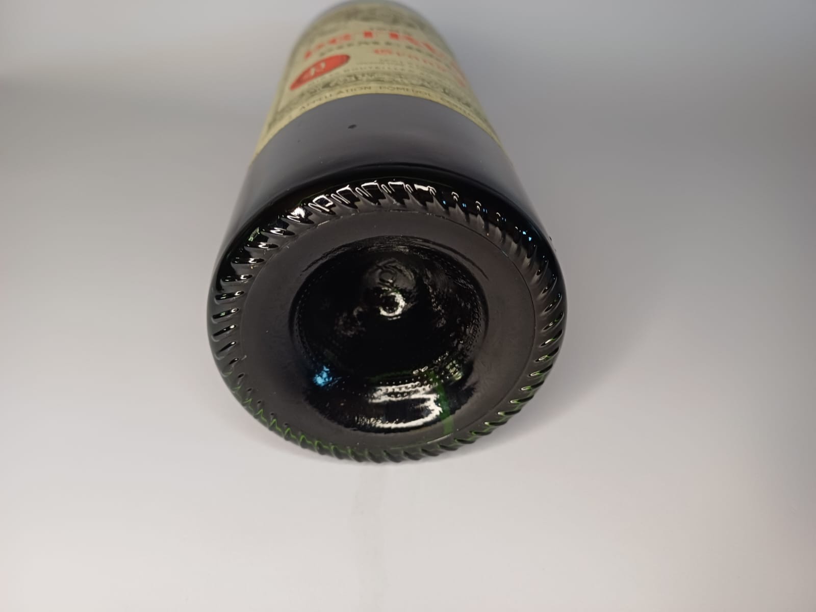 Bouteille de vin Pétrus 1983 – Pomerol Vinaé